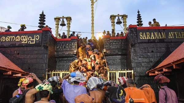 सबरीमाला पर सुप्रीम कोर्ट ने सुनाया ये फैसला