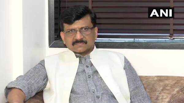 एनसीपी और कांग्रेस नेताओं का प्रतिनिधिमंडल राज्यपाल से मिला