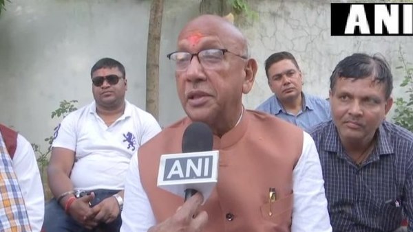 दिग्गजों का टिकट काटती रही है भाजपा