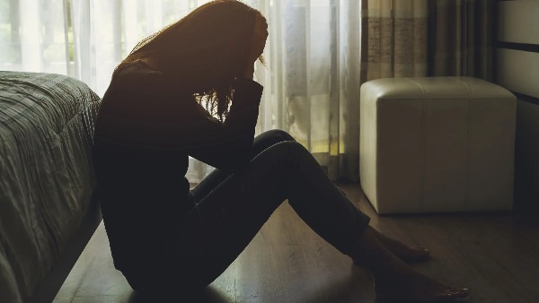 'बेडरूम तक धकेलते ले गया, और...'