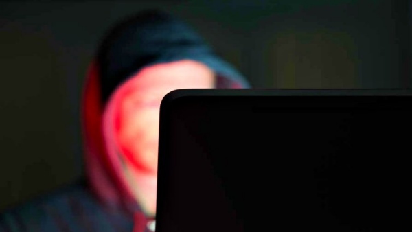 'लड़की बोली- सेक्स चैट के लिए तैयार हूं' 'लड़की बोली- सेक्स चैट के लिए तैयार हूं'