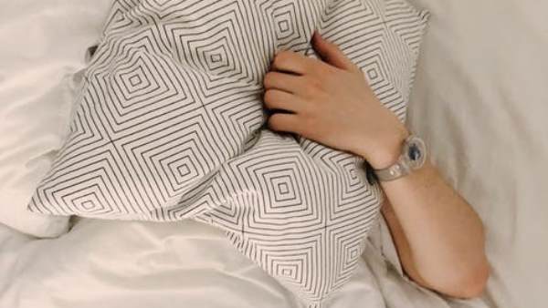 पैसे क्यों दे रही है कंपनी?