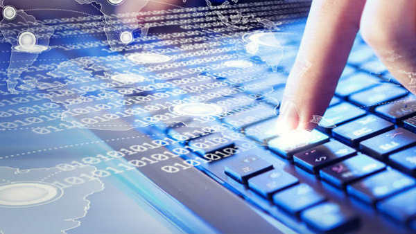 17 ऐक्टिविस्ट ने थरूर को लिखी चिट्टी