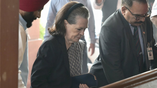 Sonia appeared for the first time on the political crisis in Maharashtra, said no comments Sonia appeared for the first time on the political crisis in Maharashtra, said no comments