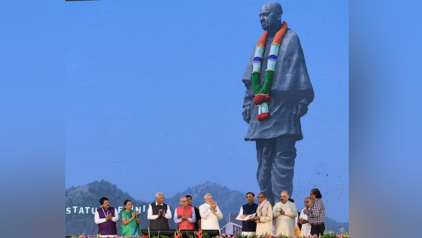 70 फीट लंबे हाथ हैं, पैरों की ऊंचाई 85 फीट