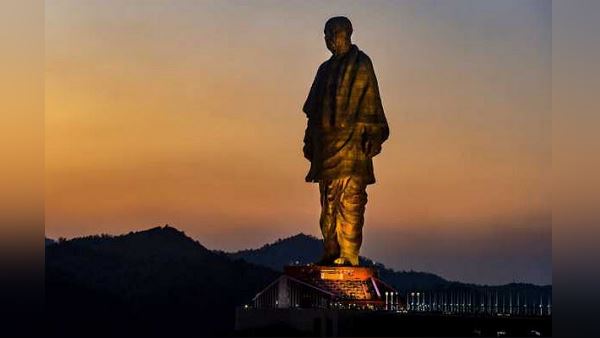 सरदार पटेल की मूर्ति पर हर रोज 12 लाख खर्च हो रहे 