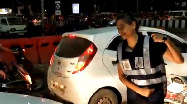 सिंबायोसिस पुणे से एमबीए की स्‍टूडेंट हैं शुभी