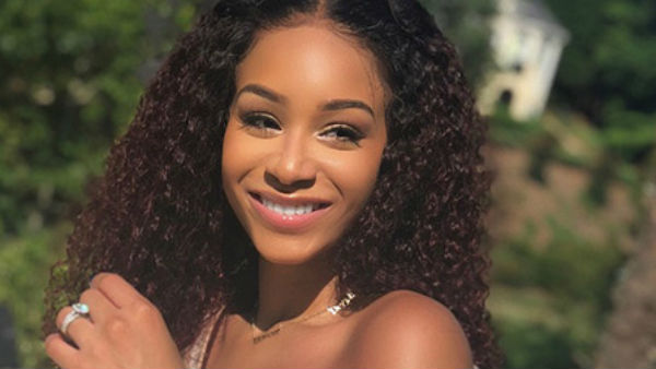 बेटी से कहा डॉक्यूमेंट साइन करने को बेटी से कहा डॉक्यूमेंट साइन करने को