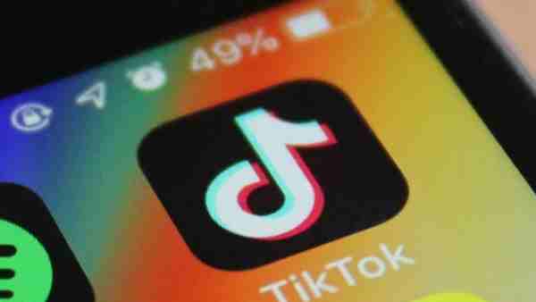 नहीं मिला जवाब तो पहुंच गई वाराणसी