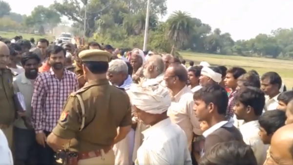 बच्ची की गुमशुदगी का रिपोर्ट नहीं करा रहे थे दर्ज बच्ची की गुमशुदगी का रिपोर्ट नहीं करा रहे थे दर्ज