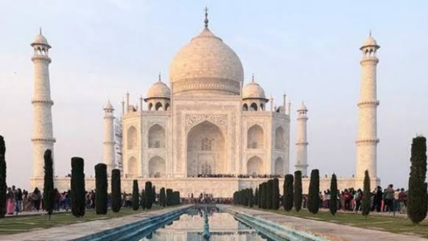 कमाई के मामले में ताजमहल को पछाड़ा