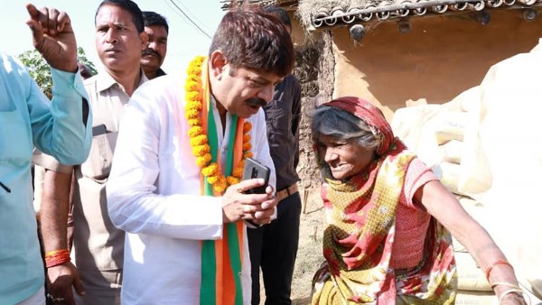 हुसैनाबाद की राजनीति तस्वीर बदली