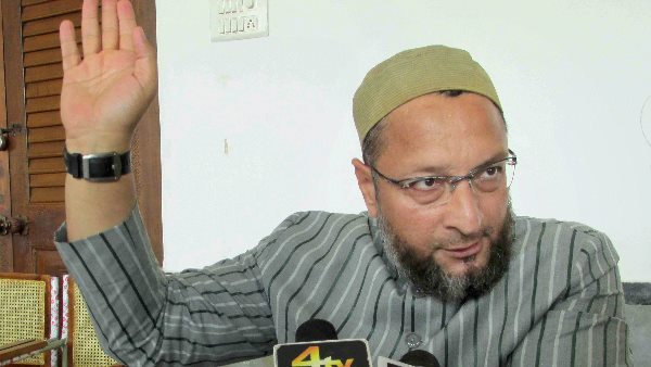 ओवैसी ने दिया है विवादित बयान ओवैसी ने दिया है विवादित बयान