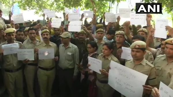 वकीलों पर हुआ था लाठीचार्ज वकीलों पर हुआ था लाठीचार्ज