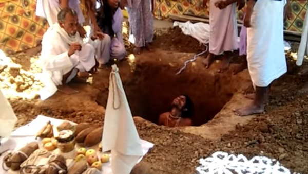 पहले तीन बार ले चुका था समाधि पहले तीन बार ले चुका था समाधि