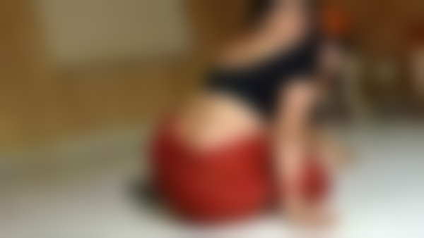 पड़ोसी महिला के साथ पिता को अश्लील स्थिति में देखा पड़ोसी महिला के साथ पिता को अश्लील स्थिति में देखा