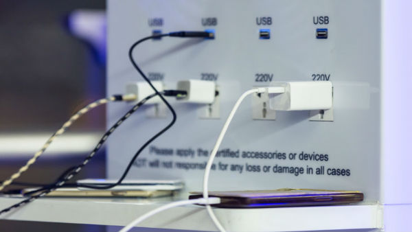  चार्जिंग स्टेशन पर हैकर्स की नजर