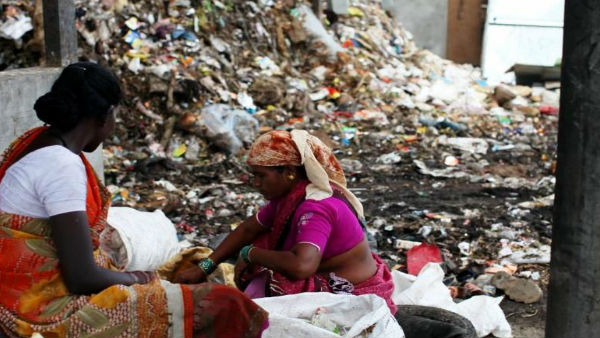 CAA Protest: Garbage Picker Saved the life of Police officer during the protest in Seelampur CAA Protest: Garbage Picker Saved the life of Police officer during the protest in Seelampur