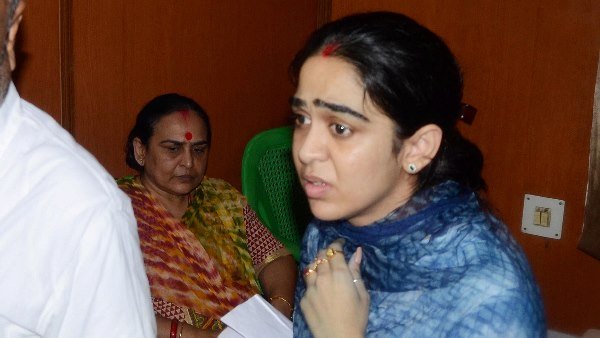 चंद्रिका राय ने कहा कि तेज प्रताप एक पागल लड़का है... चंद्रिका राय ने कहा कि तेज प्रताप एक पागल लड़का है...