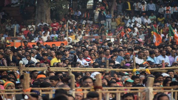 स्थिर सरकार होती है। तब उद्योग और निवेश के लिए माहौल बनता है