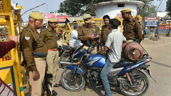 आतंकियों भारी मात्रा में हथियार होने की आशंका