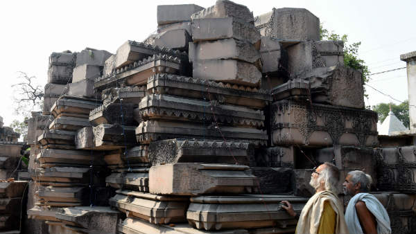 अमित शाह ने चार महीने में मंदिर बनाने की कही है बात