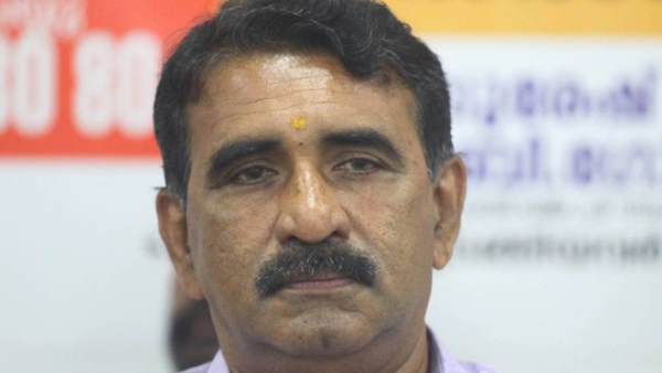 राशन बंद कराने की धमकी दी