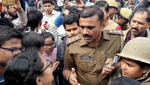 BHU students came in support of JMI students