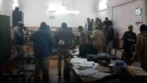 पुलिस की लापरवाही आई सामने पुलिस की लापरवाही आई सामने