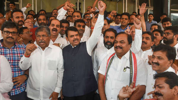 एक दर्जन भाजपा विधायक सत्ताधारी गठबंधन के संपर्क में