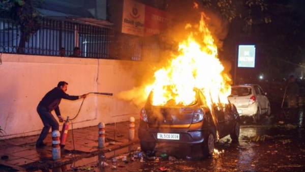 दरियागंज में हिंसक प्रदर्शन