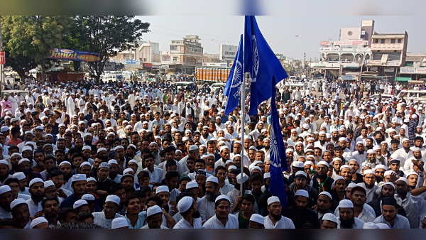 CAA Protest today in gujarat: Jignesh Mevani post videos of protesters from vadagam CAA Protest today in gujarat: Jignesh Mevani post videos of protesters from vadagam