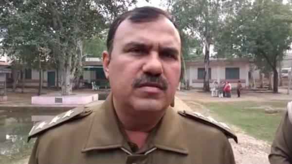 प्रशासनिक भवन में जाकर अधेड़ ने लगाई फांसी प्रशासनिक भवन में जाकर अधेड़ ने लगाई फांसी