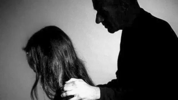 छत्तीसगढ़ के टीचर की शर्मनाक हरकत