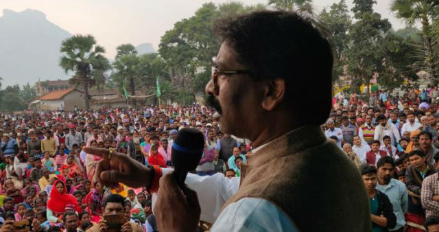 हेमंत का जन्म 10 अगस्त, 1975 को रामगढ़ में हुआ था 