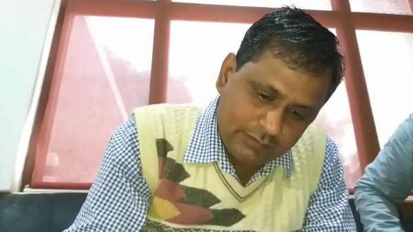 कुलपति से की इसकी शिकायत