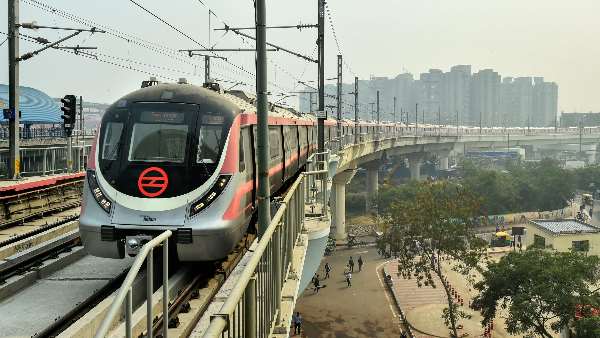 16 मेट्रो स्टेशनों को किया गया बंद