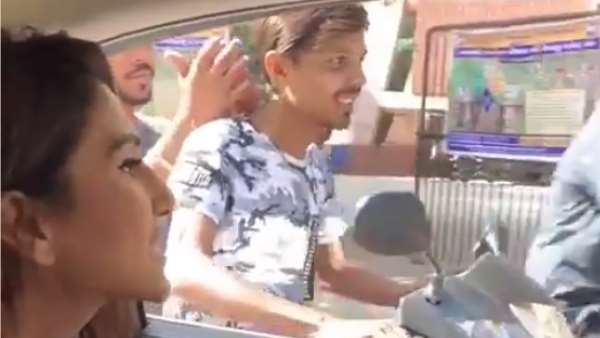 कार से जा रही थीं वाणी