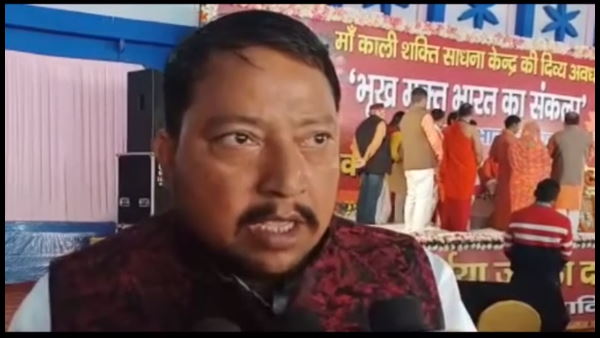 दाल-भात संस्था करा रही है कथा