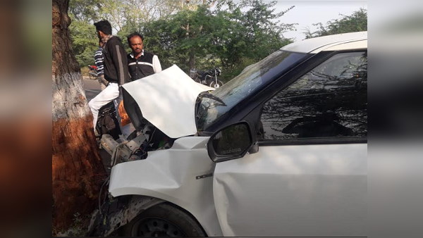  watch video: horrific car accident in amreli, child died with his parents 