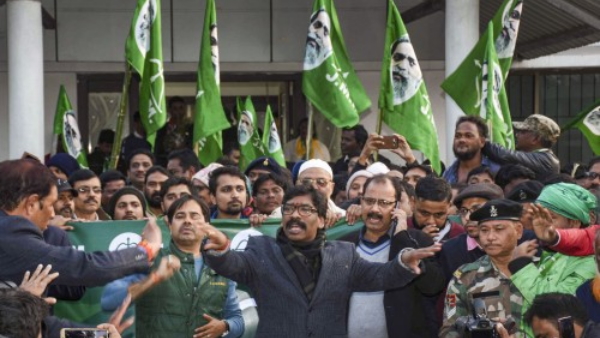 इन नामों पर हो रही है चर्चा इन नामों पर हो रही है चर्चा