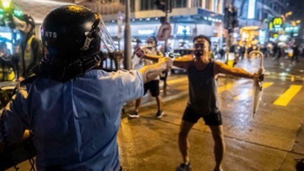 लोकतंत्र की लड़ाई