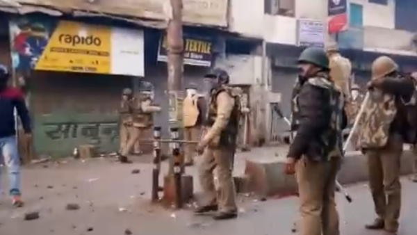 CAA protesters pelted stones on policemen