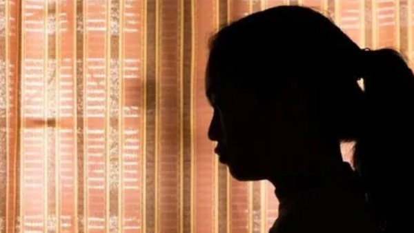 दोस्त के साथ जा रही थी बाइक पकड़ने