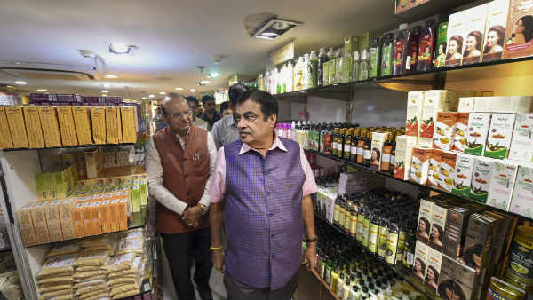 वर्दी ही नहीं खान-पान में भी खादी वर्दी ही नहीं खान-पान में भी खादी