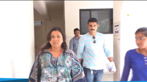 3 आदमियों के साथ वहां किसलिए आई थी?