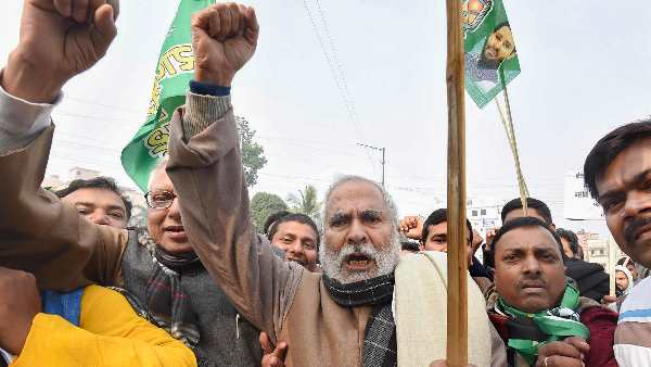 कांग्रेस समेत ज्यादातर विपक्षी दल CAA का कर रहे हैं विरोध 