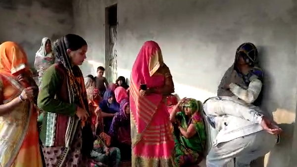 महिलाओं ने दी ये सजा