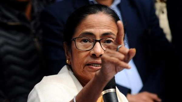 ममता बनर्जी को आड़े हाथों लिया