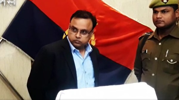 फाइल पास करने के एवज में मांगे 70 हजार रुपए